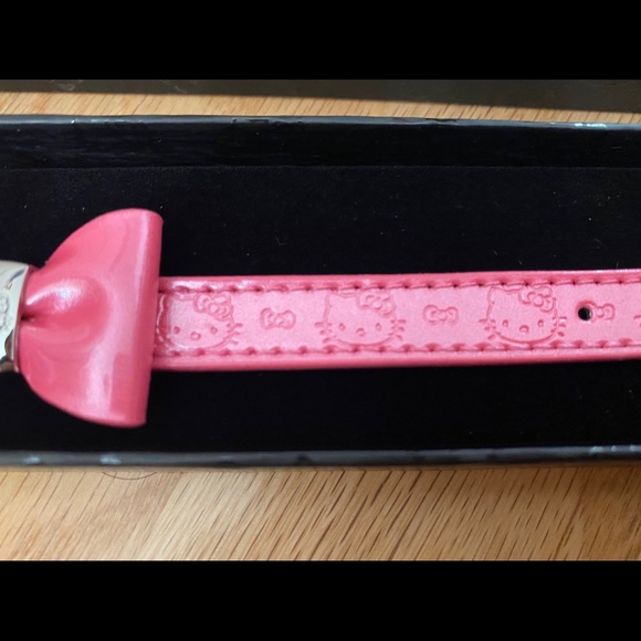 Hello Kitty Bow Bracelet - Picture 6 of 8